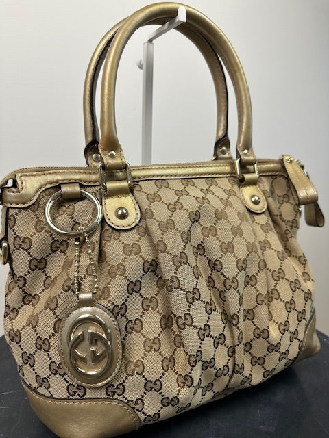 Gucci GG Canvas Sukey Zip Hand Bag