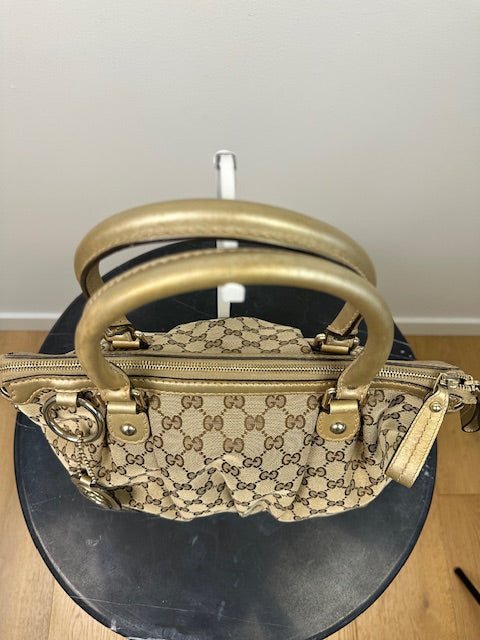 Gucci GG Canvas Sukey Zip Hand Bag